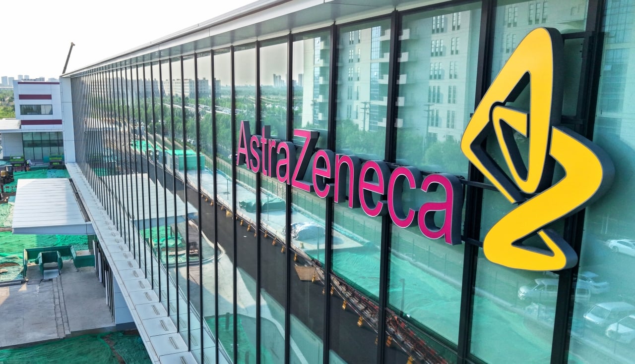 AstraZeneca Reverses UK Freeze with £300M Restart, Merck Still Holding Out