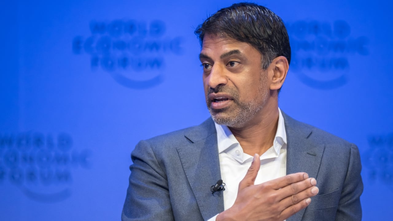 Novartis CEO Vas Narasimhan joins Anthropic’s board as biopharma’s ties to AI deepen