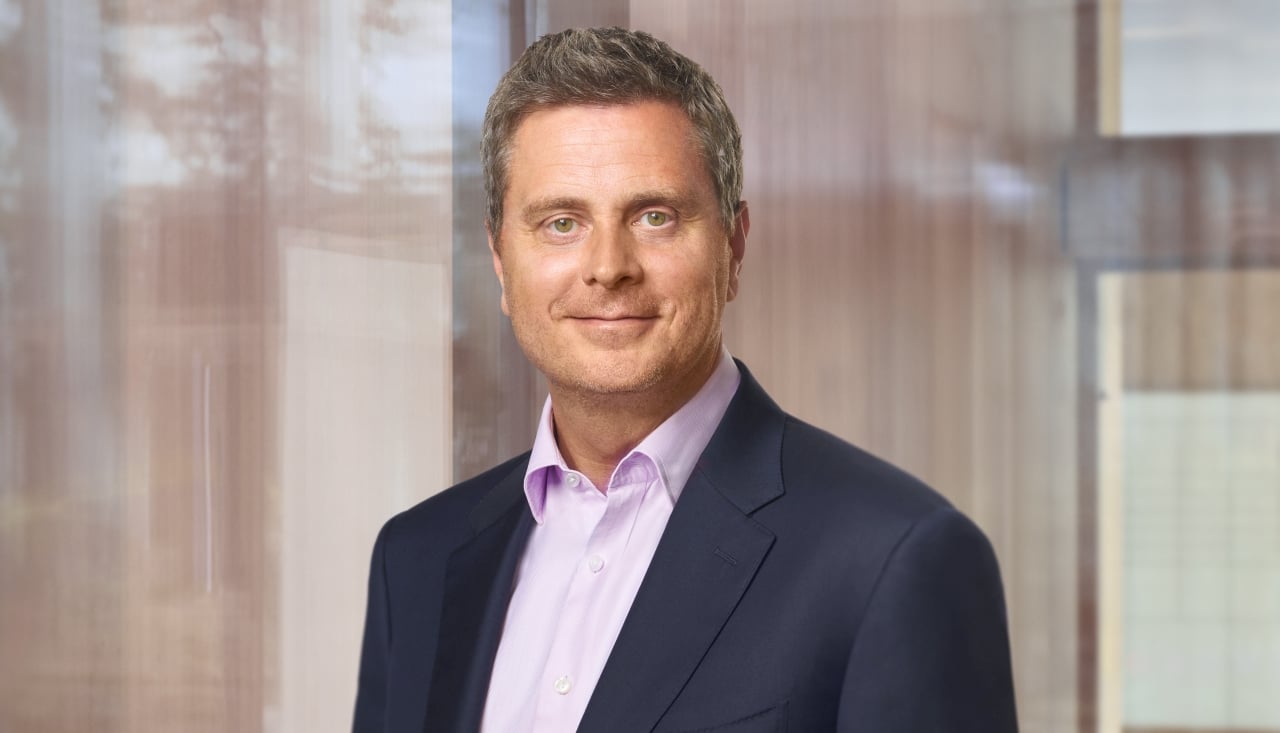 Roche Sits Out $29B Pharma Buying Frenzy, Citing Debt and Discipline