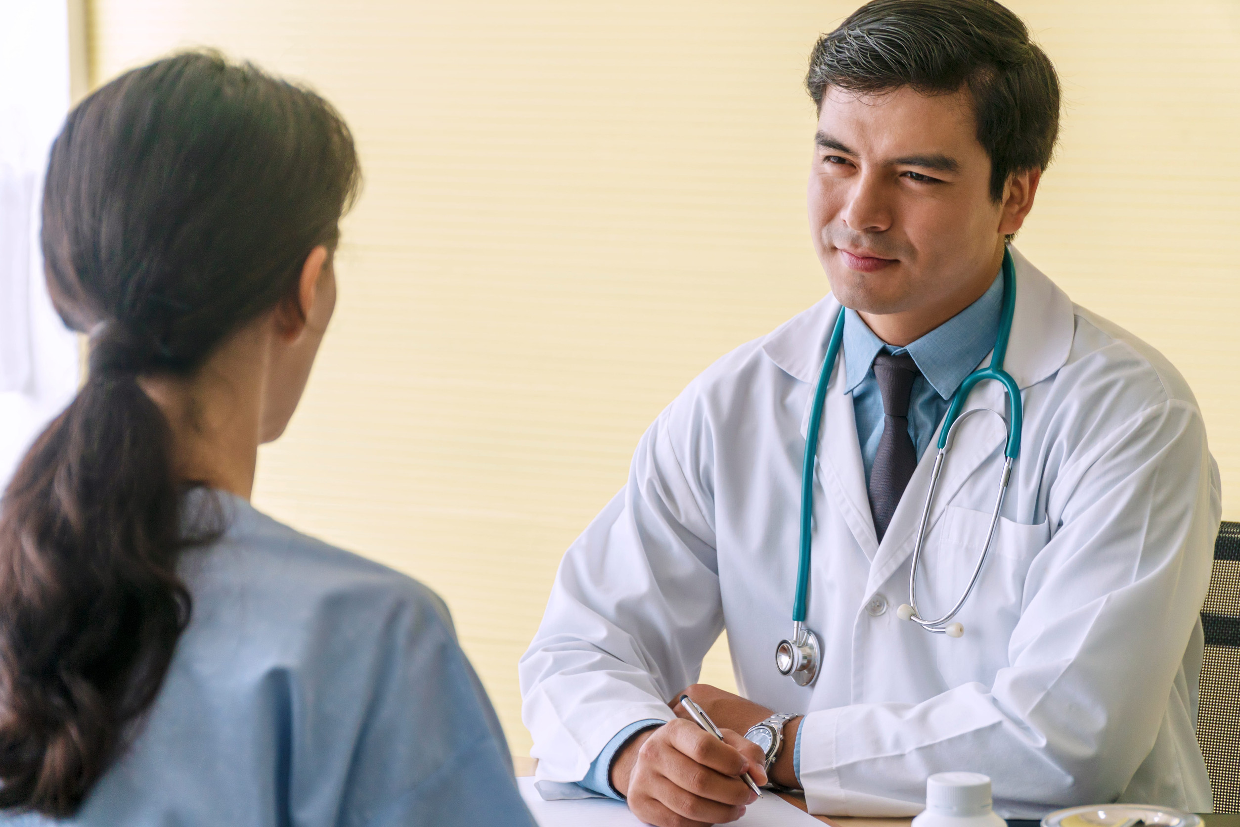 Doctor providing bronchitis treatment guidance