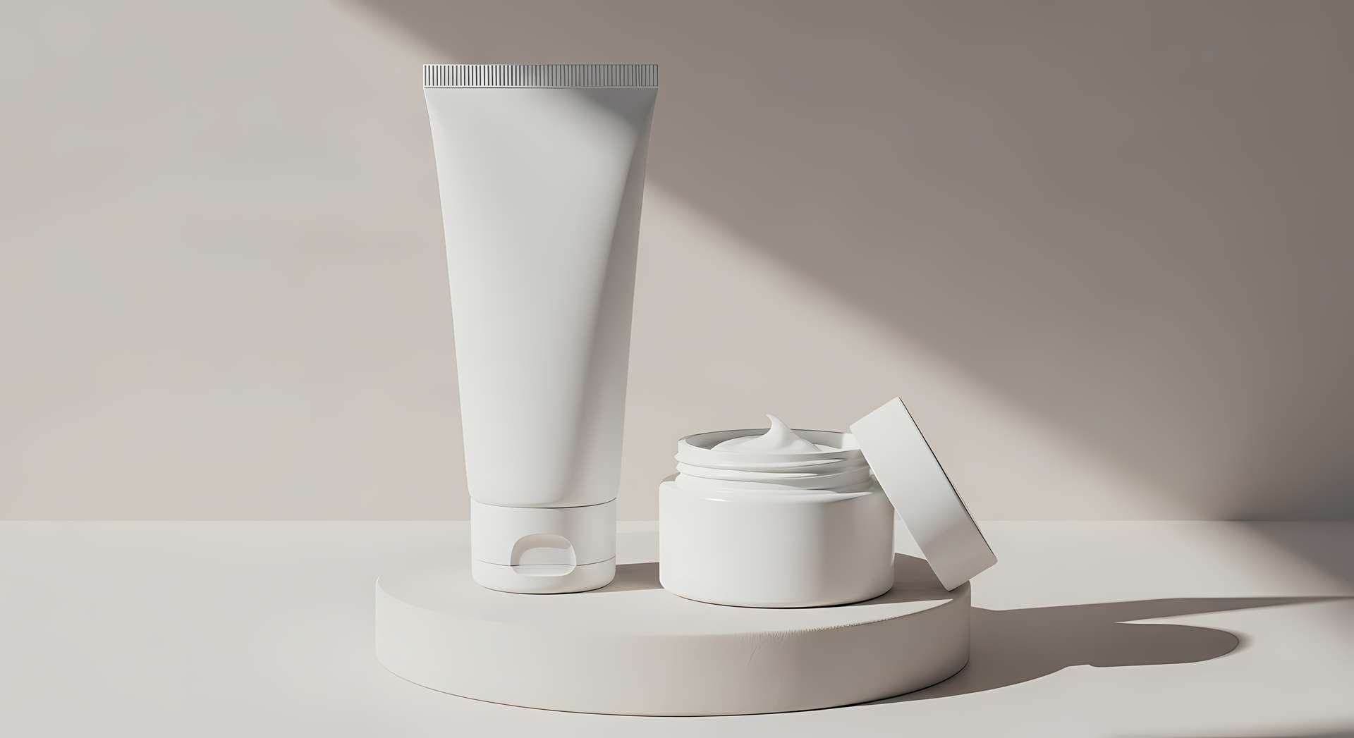 Moisturizer cream and tube for eczema treatment